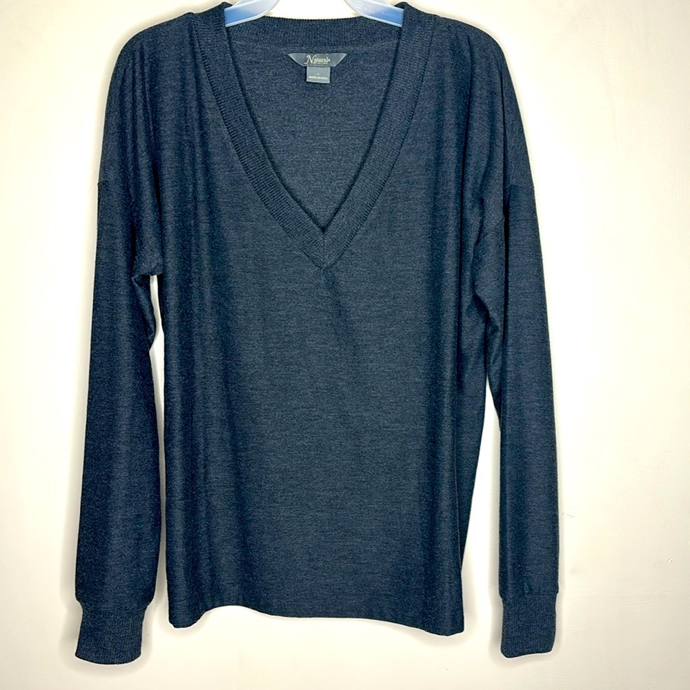 Natural Reflections | Gray V-Neck Long Sleeve Sweater | Size Large Low V Shirt